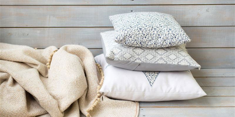 Blankets & Pillows
