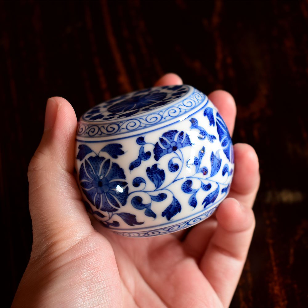 Hand Painted Chanzhi Lian Lid Saucer