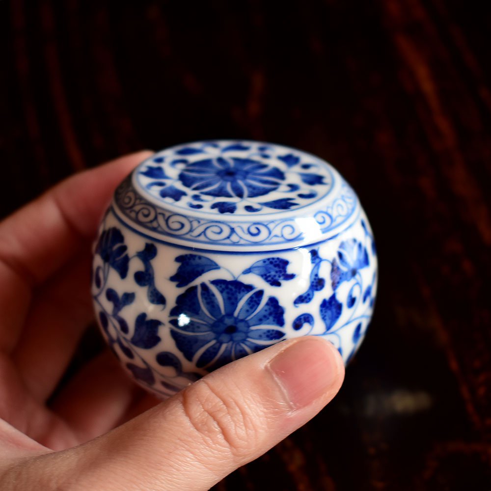 Hand Painted Chanzhi Lian Lid Saucer