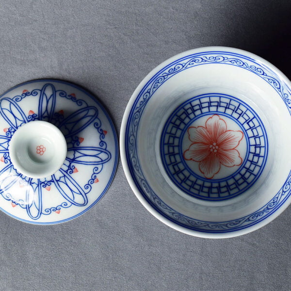 Hand Painted Horseshoe Shaped Bao Xiang Gaiwan Set