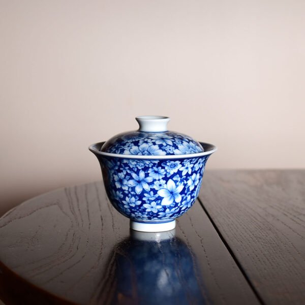 Hand Painted Myriad Flowers Gaiwan