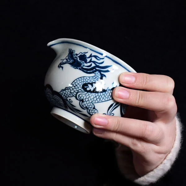 全手工手绘元青花龙纹公道杯