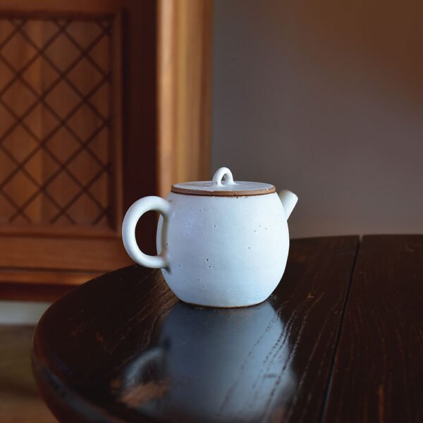 Stoneware Clay Powder Sprinkling Small Teapot - Flat