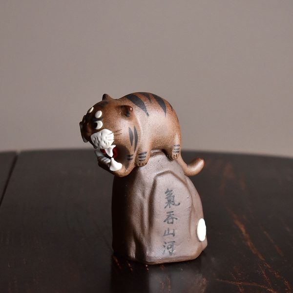 Tiger Roaring With Power Tea Pet
